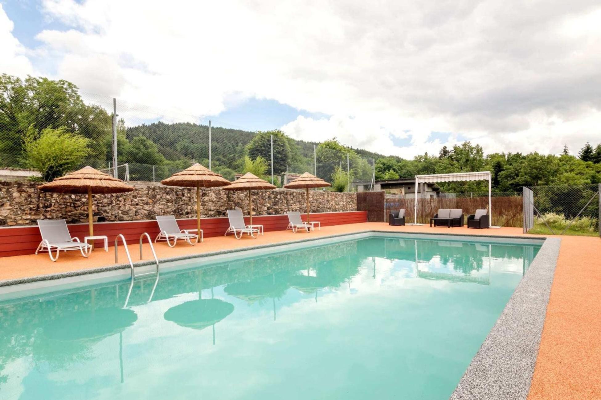 Domaine Le Prieure Hotel Chaumont-le-Bourg Exterior foto
